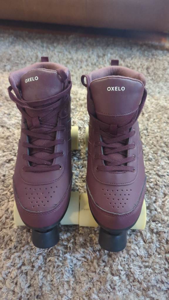 Mens Retro style roller skates 