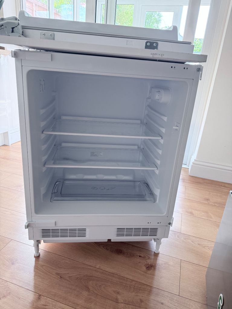 Lamona Undercounter Larder Fridge - As good as new Condition