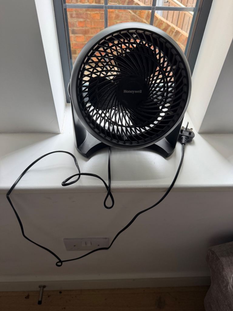 Honeywell Turbo Force Fan – Black, Great Working Order