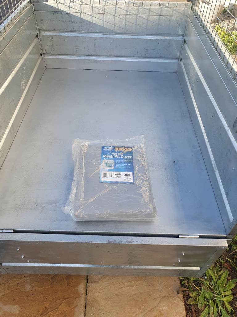 Camel swt171 4x3 trailer with extended mesh sides and New cover 