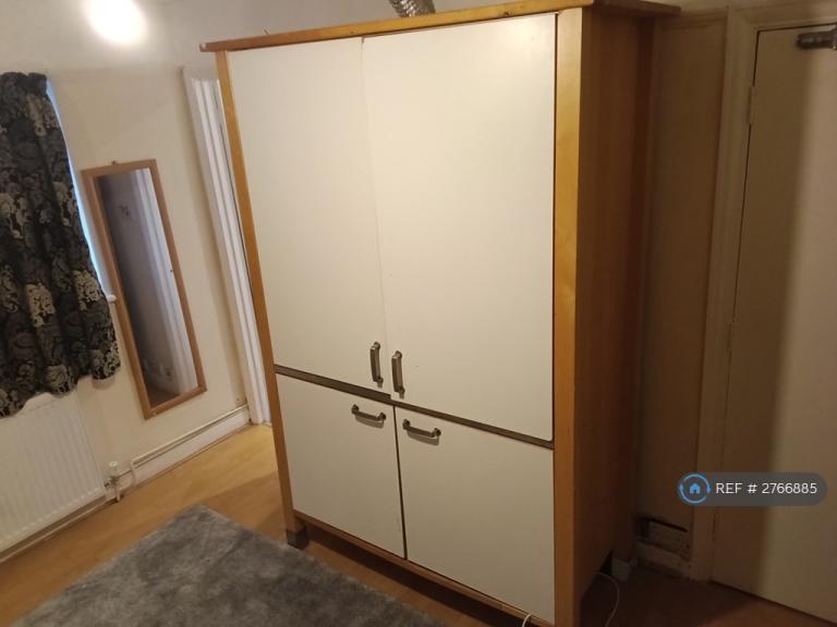 Studio flat in Blandford Road, Beckenham, BR3 (#2766885)