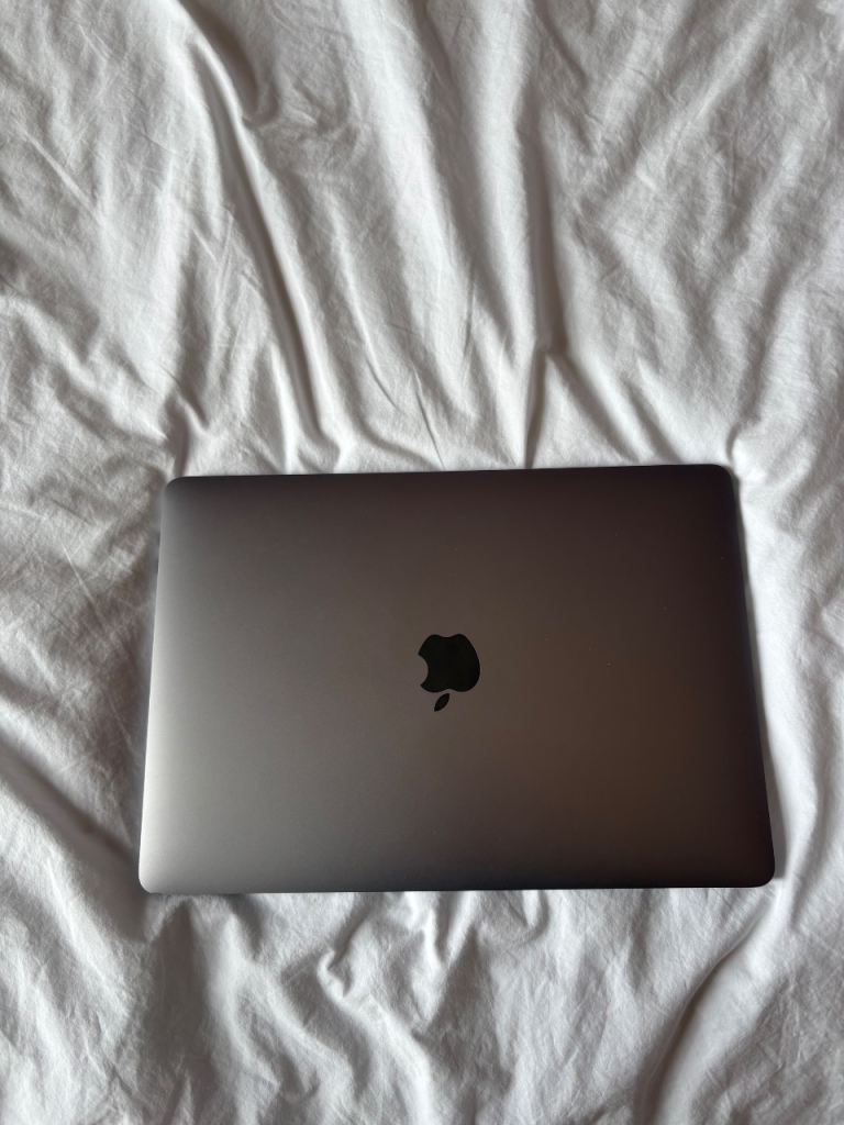 MacBook Pro 13 inch M1 