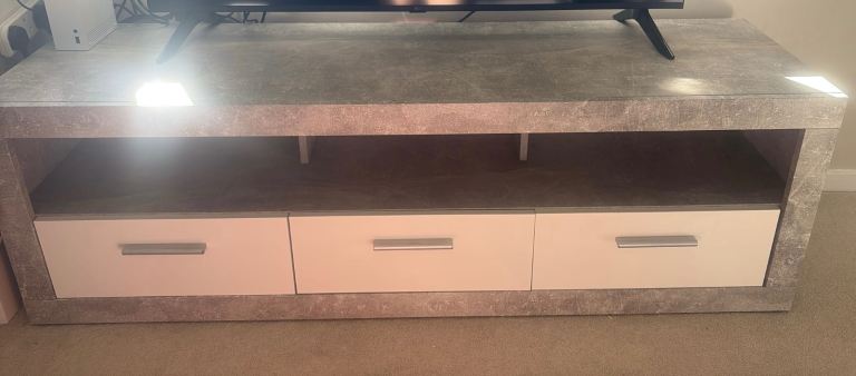 TV Unit 