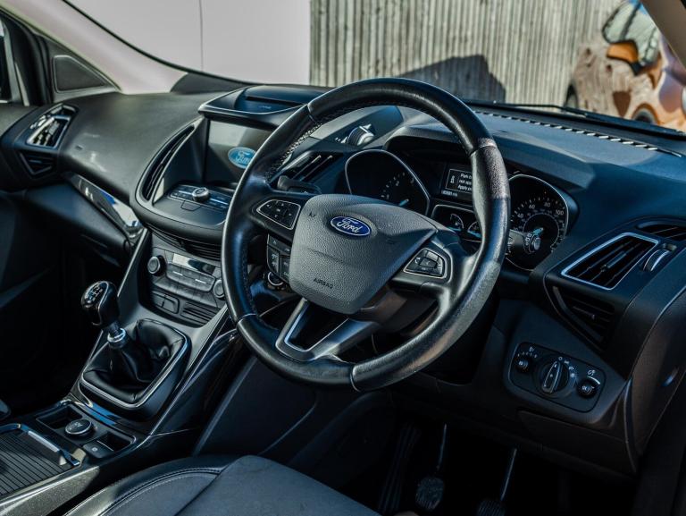 2017 Ford Kuga 2.0 TDCi Titanium Euro 6 (s/s) 5dr HATCHBACK Diesel Manual