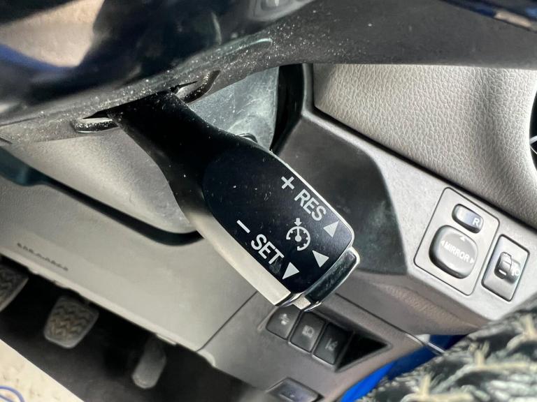 2017 Toyota Yaris 1.5 VVT-i Icon Tech Euro 6 5dr HATCHBACK Petrol Manual