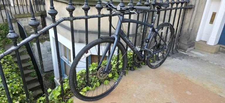 Whyte R7 Stirling Commuter Hybrid bike