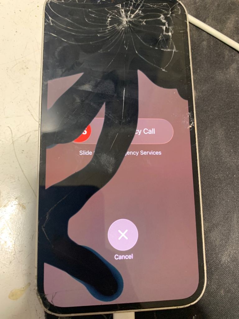 Broken Screen iPhone – Spares or Repair