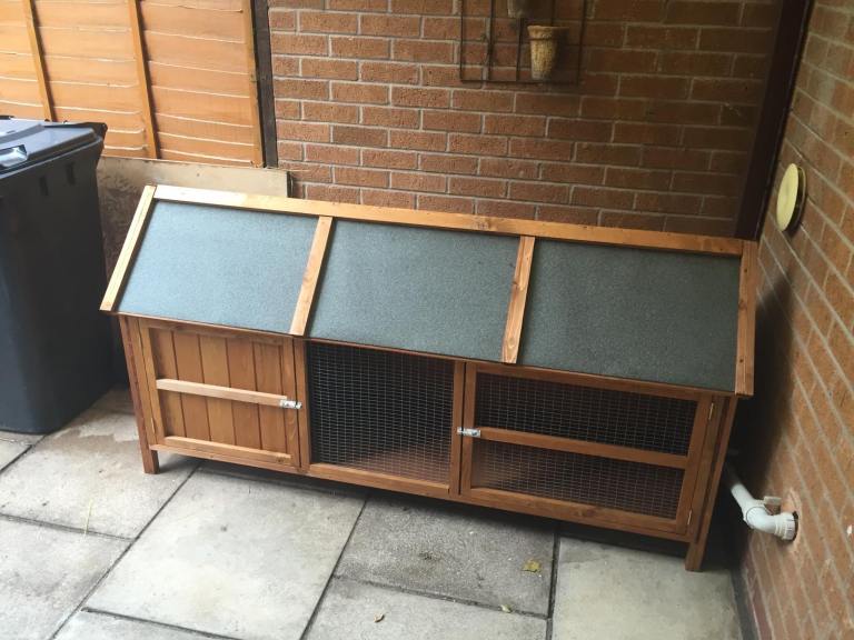 6ft Pets at Home Clover Apex Hutch & Run & Winter Cover 