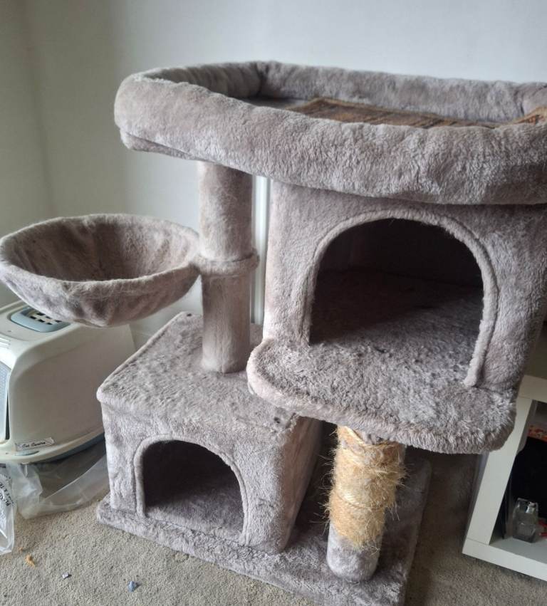 Cat tree