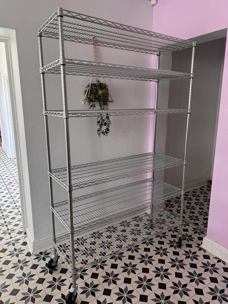 Heavy duty steel shelving 