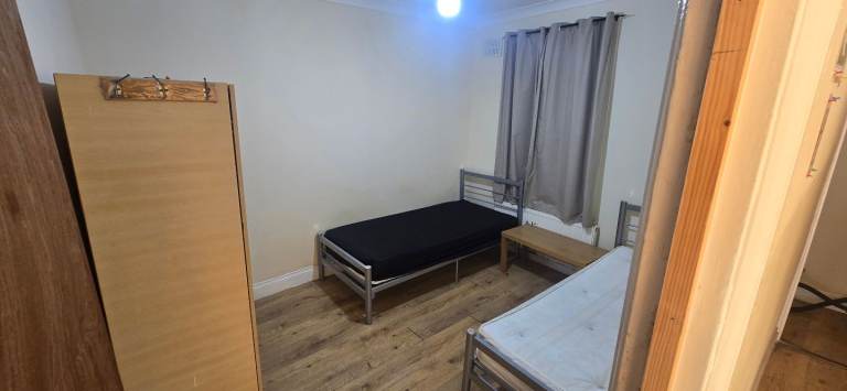 🛑🛑 BIG SHARED ROOM 🛑🛑