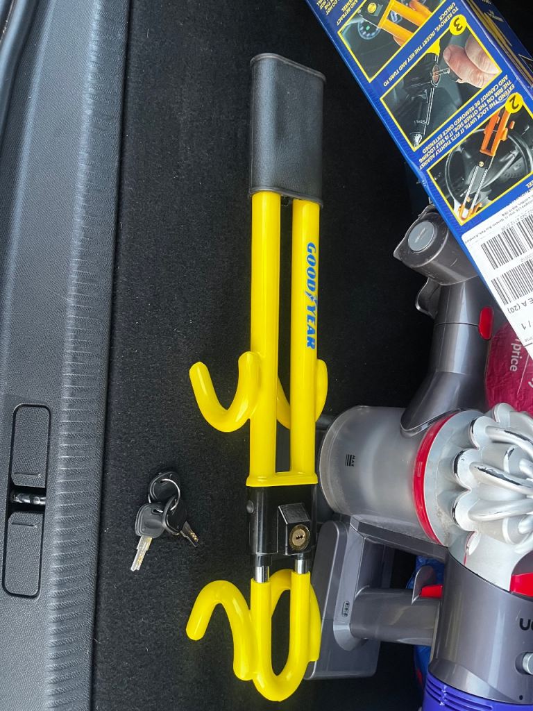 Heavy duty steering lock 