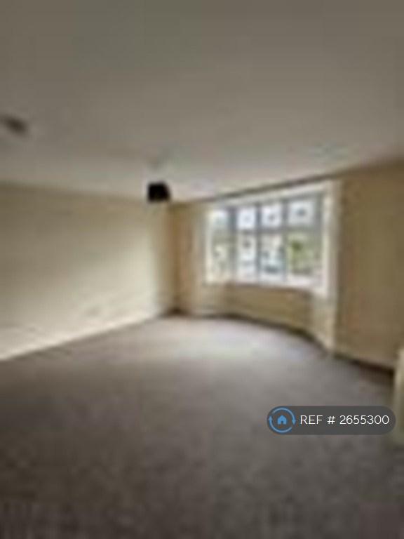 1 bedroom flat in Dracaena Avenue, Falmouth, TR11 (1 bed) (#2655300)