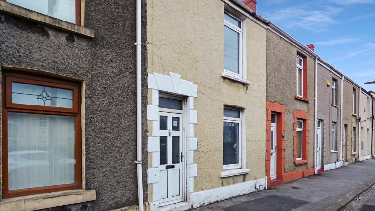 3 bedroom house in Fabian Way, Swansea, SA1 Book Online - The Rent Guru {17}