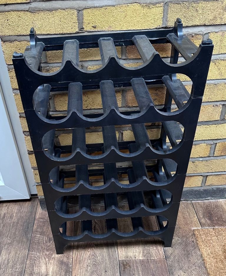 24 Bottle wine rack - easy reconfiguration