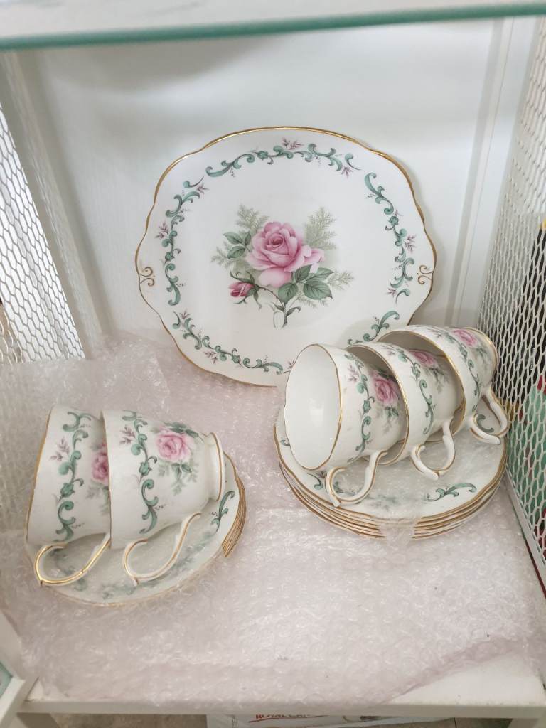 Vintage Duchess Bone China Tea Set – Pink Rose Pattern