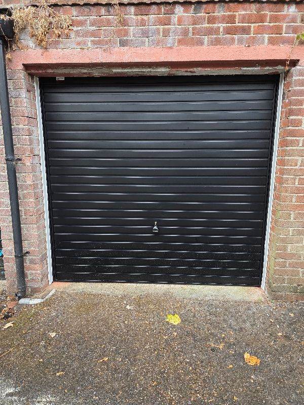 Garage to rent