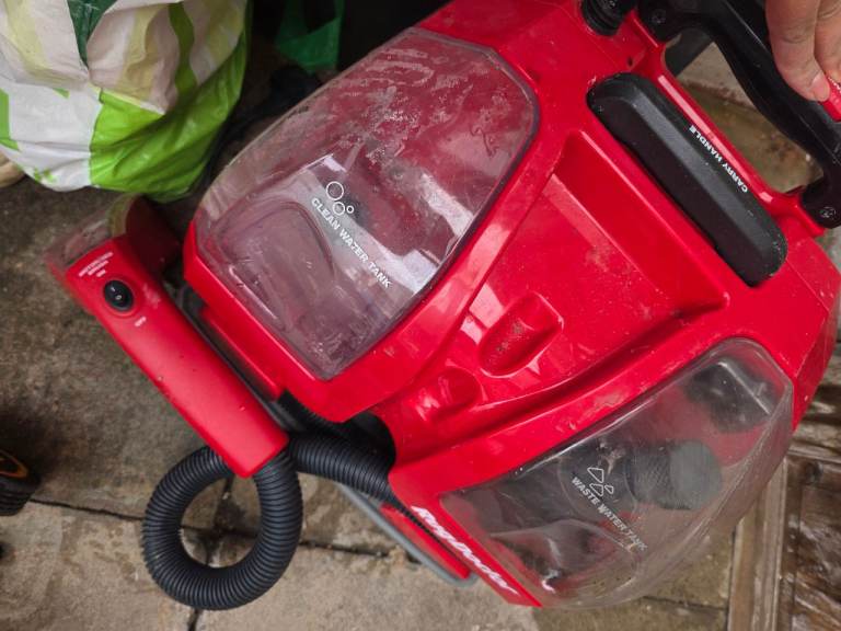 Rug Doctor Carpet Cleaner - Red, good Condition