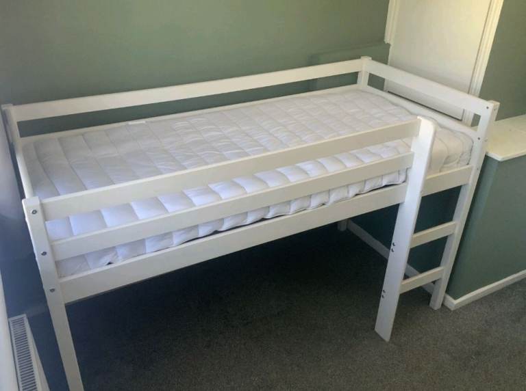 Shorty mid sleeper bed with mattress. Good condition and 