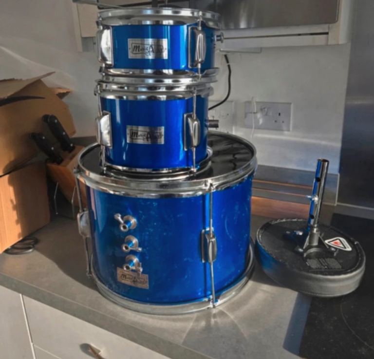 Music Alley Blue Junior Drum Kit – Good Condition