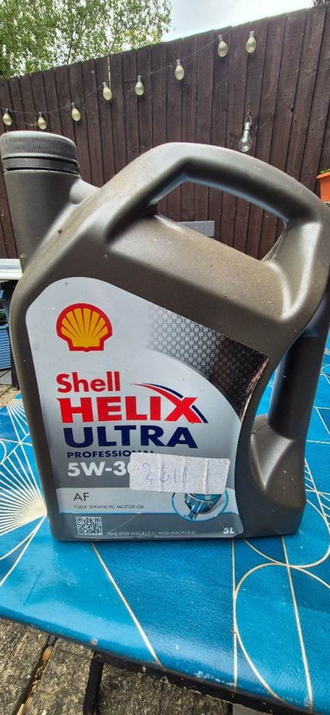 Shell helix ultra motor oil