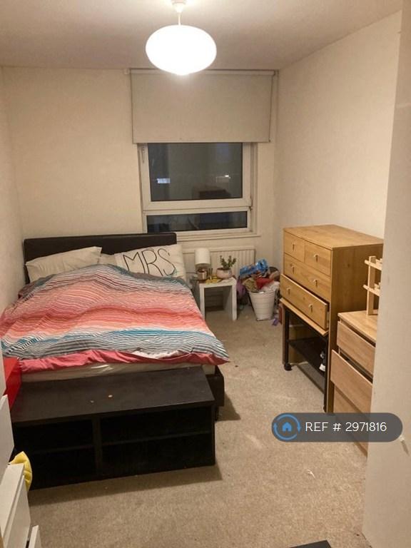 4 bedroom flat in Benham Close, London, SW11 (4 bed) (#2971816)