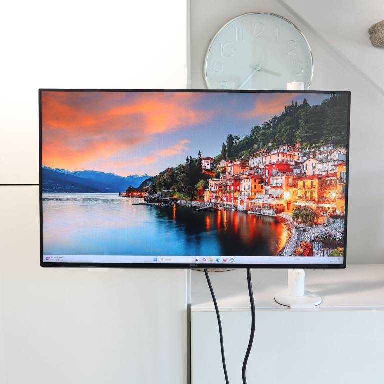 24 inch Dell UltraSharp InfinityEdge Monitor IPS FHD