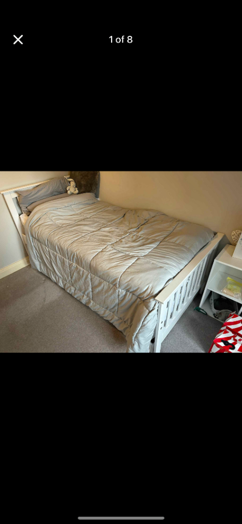 Single bed with turndle bed and mattress 