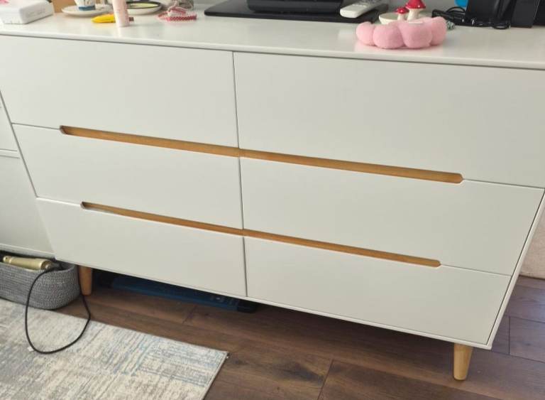 White Chest of Drawers with Wooden Handles – Good Condition