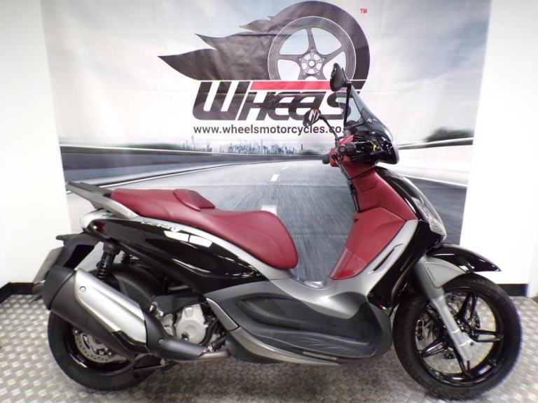 2012 PIAGGIO BEVERLY ST 350 WITH LOW MILEGE
