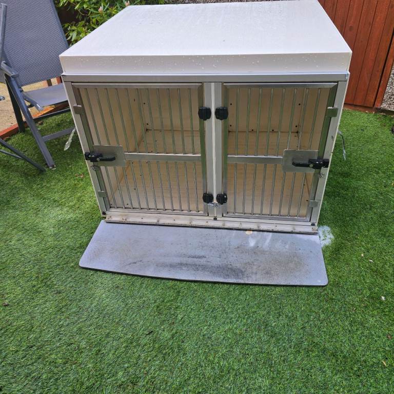 Double dog cage 
