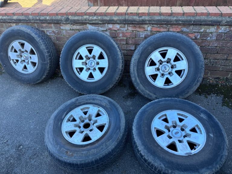 Ford ranger alloy wheels set of 5 & wheel nuts 