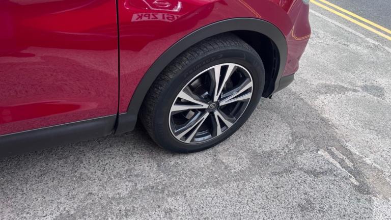 Nissan qashqai N1.5 dCi 115 N-Connecta 5dr 2 owners full Nissan history stunning