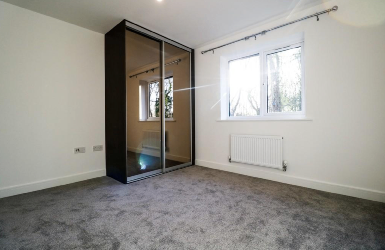 FURNISHED 4 BED SEMI-DETACHED HOUSE | BILLS INCLUDED | AVAILABLE FEB