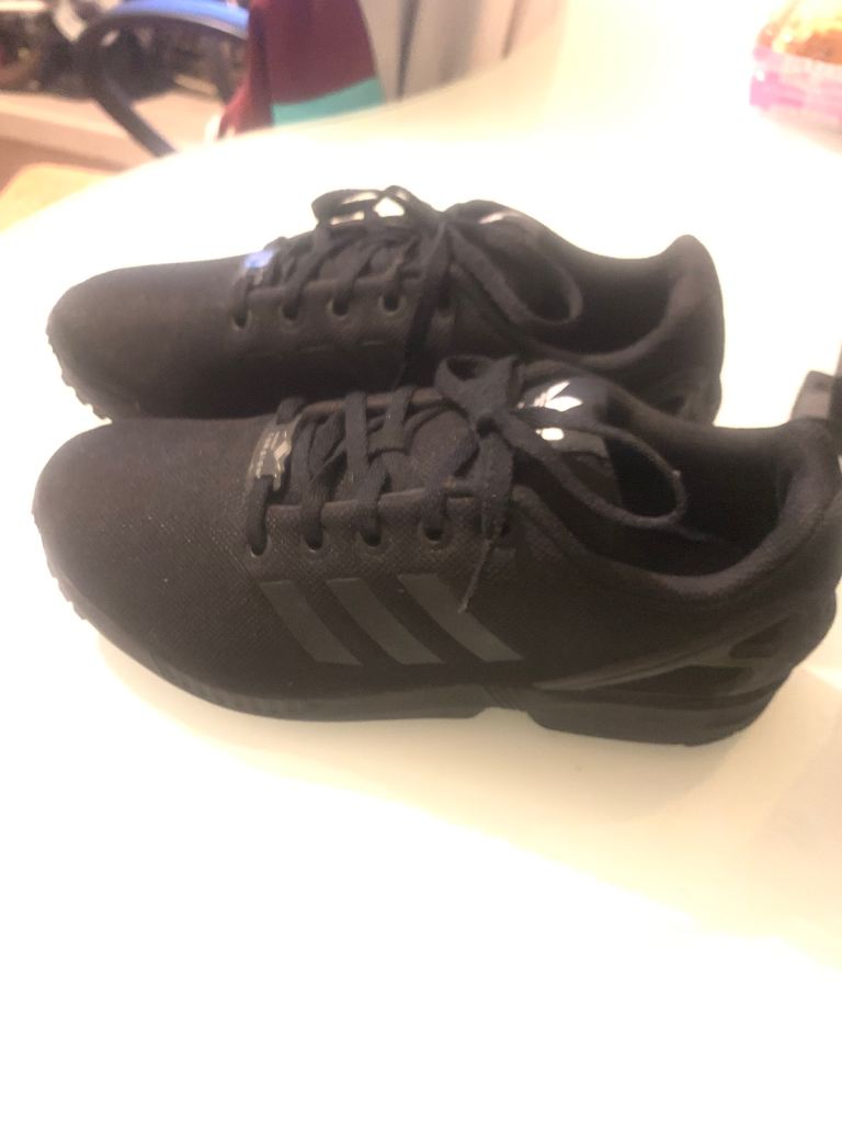 Adidas ZX FLUX UK SIZE 5 Hardly worn 