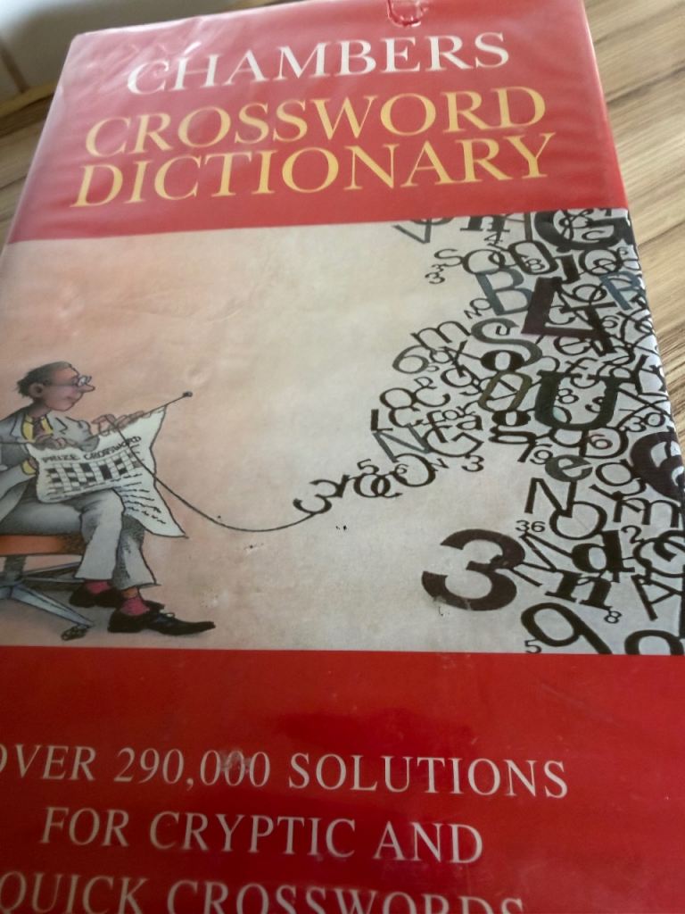 Chambers Crossword Dictionary – Over 290,000 Solutions, Good Condition
