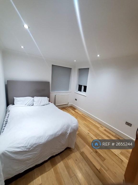 1 bedroom in Bounds Green, Bounds Green, N11 (#2655244)