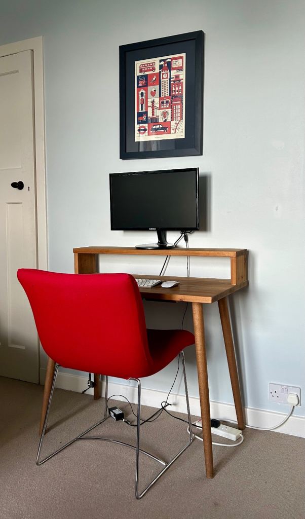 Solid wood computer desk