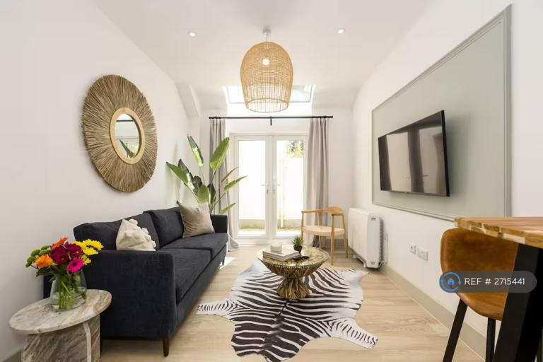 image for 1 bedroom flat in Hinton Road, Bournemouth, BH1 (1 bed) (#2715441)