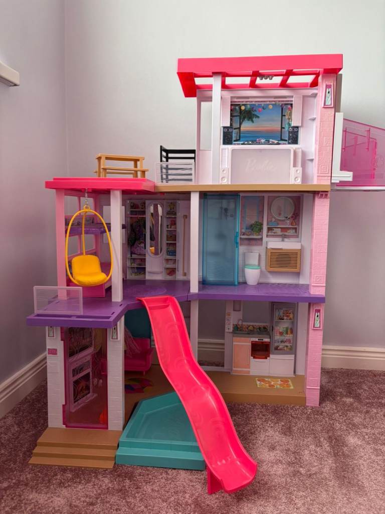 Barbie house and campervan 