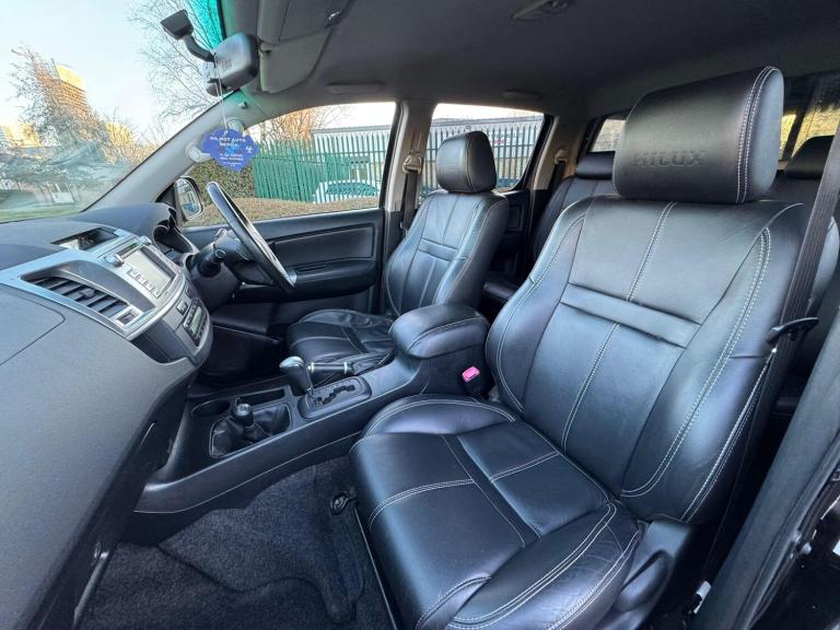 2015 Toyota Hilux Invincible D/Cab Pick Up 3.0 D-4D 4WD 171 Auto PICK UP DIESEL Automatic