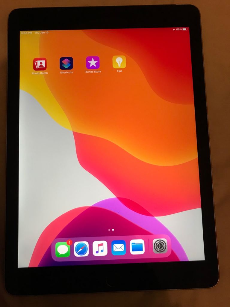 Apple iPad Air 2 Wifi and cellular fully works iOS 13.7 unlocked has good battery 