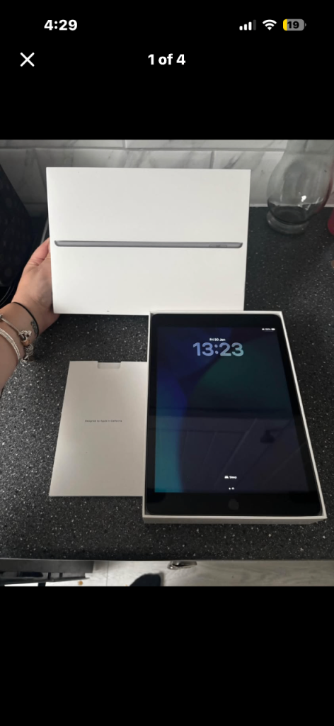 Apple iPad 9th Gen 64GB Space Grey + Genuine Apple Pencil (1st Gen) + Boxes – Excellent Condition