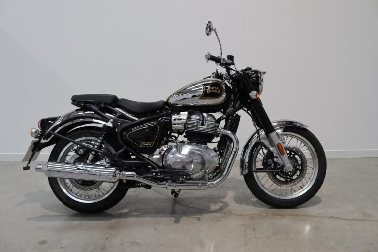 NEW 2026 Royal Enfield Classic 650 - in Black and Chrome 