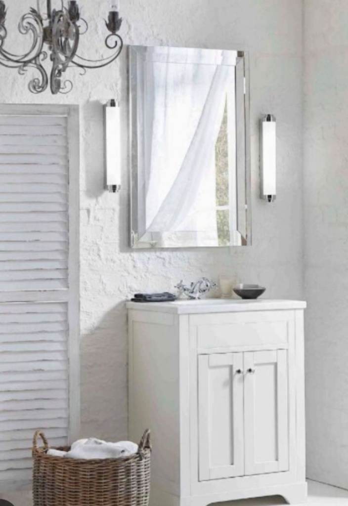 no offers LAURA ASHLEY BATHROOM MIRROR with de-mist pad BRAND NEW IN BOX RRP over £200