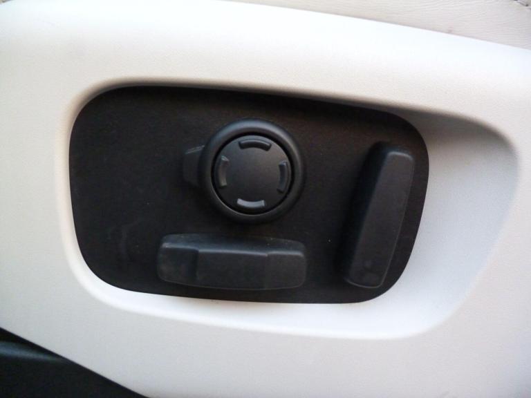 2017 Land Rover Discovery 3.0 TD V6 HSE Auto 4WD Euro 6 (s/s) 5dr ESTATE Diesel Automatic