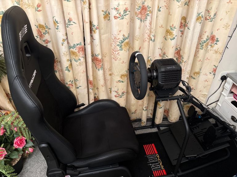 Next Level Racing GTRacer 2.0/Logitech RS50 8NM WHEEL BASE PEDAL SET