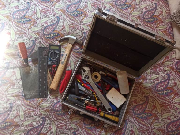 Selection of tools in work case