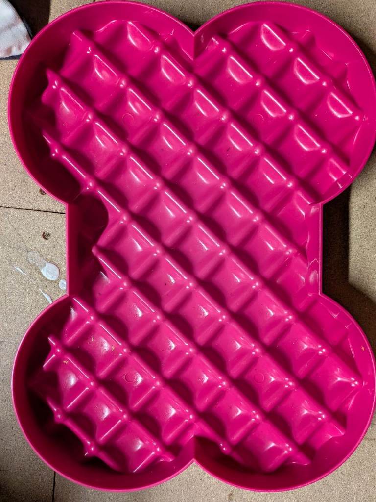 Dog bowl (slow feeder)