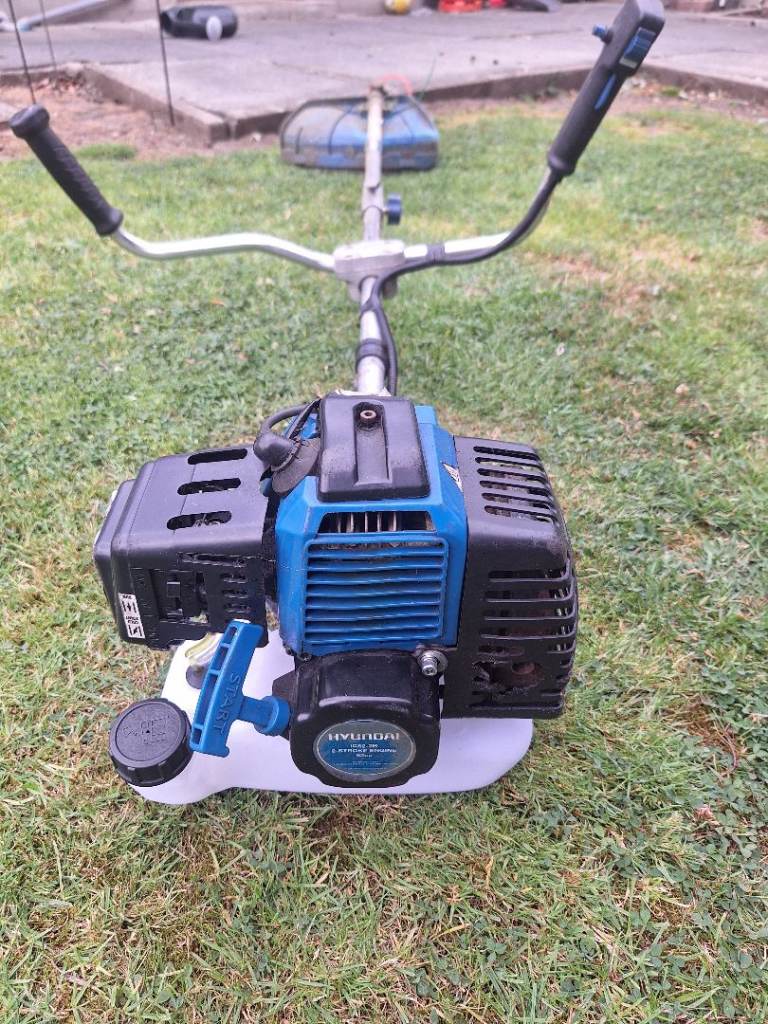 Hyundai Petrol Strimmer / Brush Cutter – Good Condition
